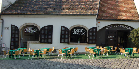 Megújulva várja látogatóit Szentendrén a Kmetty Múzeum
